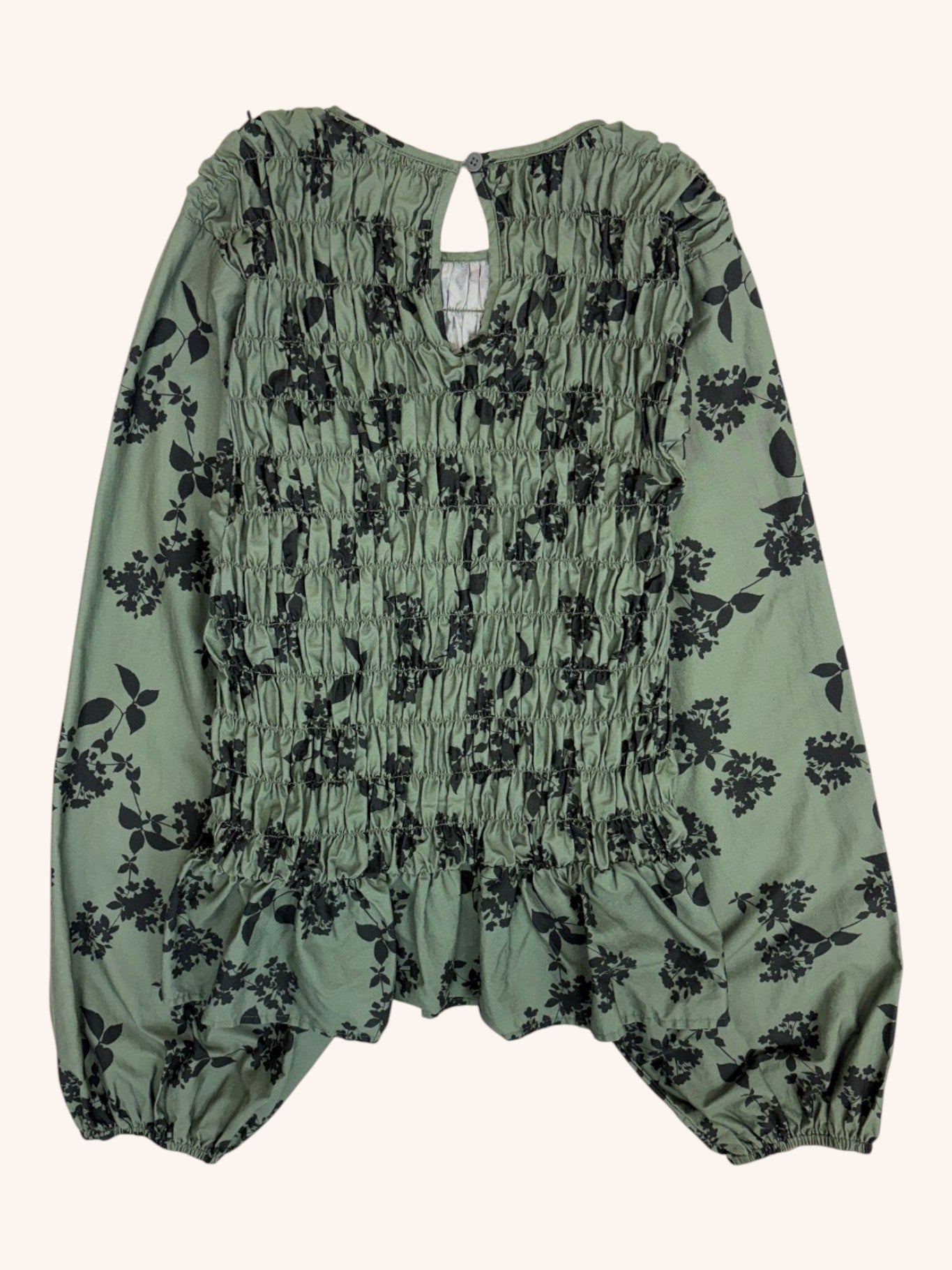 Dear Sutton - Shirred Puff Sleeve Top