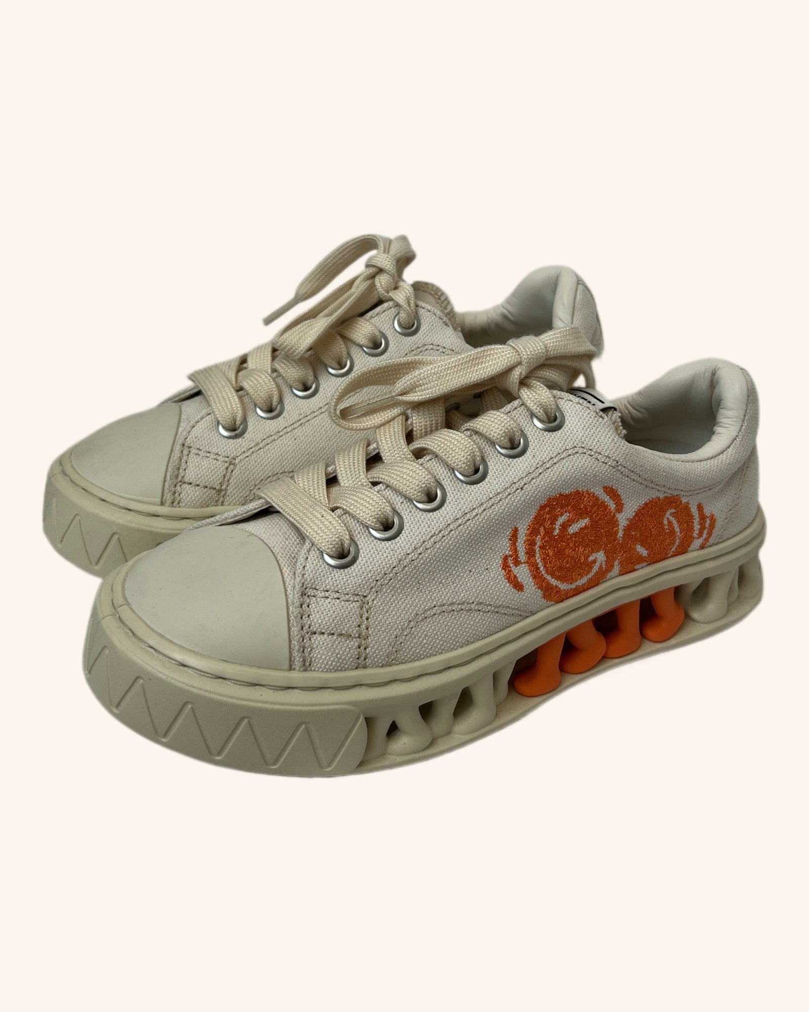 Seven Eight Under - Leg Sole Sneakers