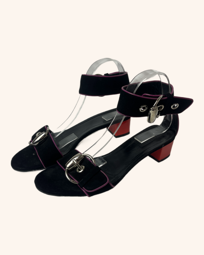 Gucci - Buckle Strap Kitten Heel