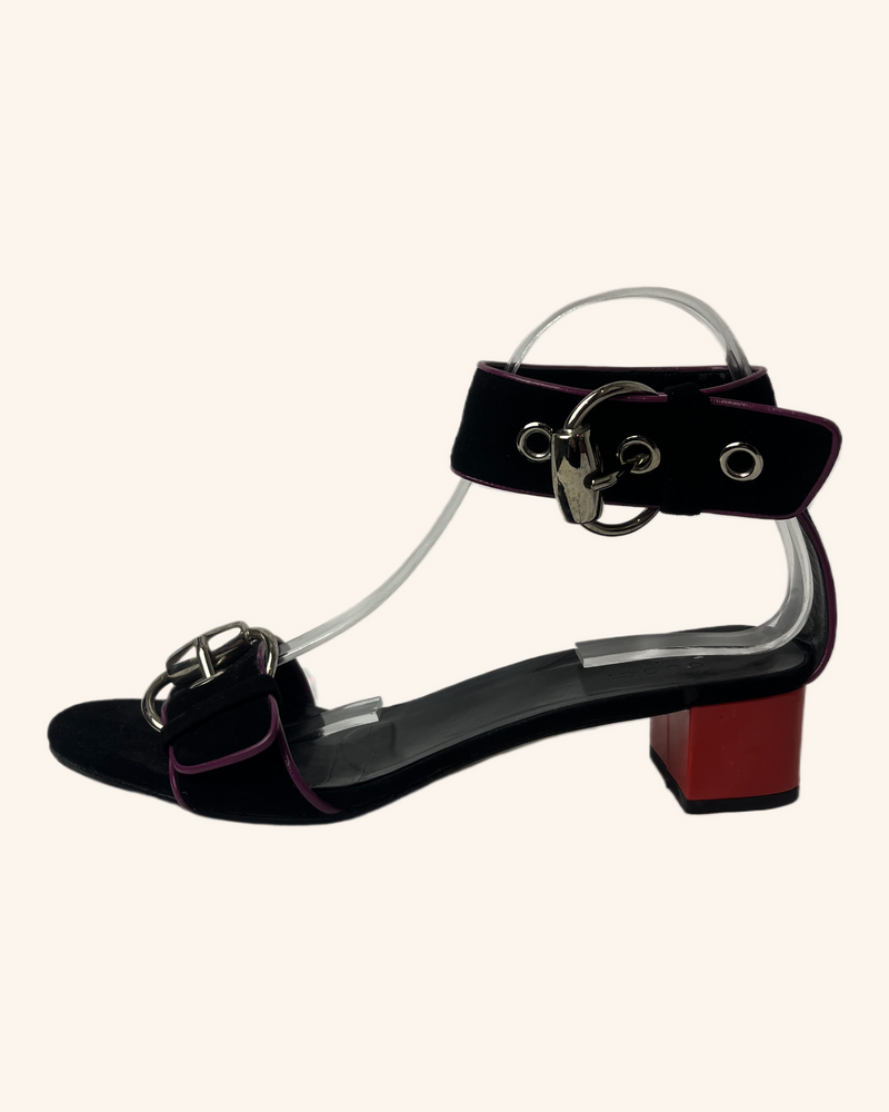Gucci - Buckle Strap Kitten Heel