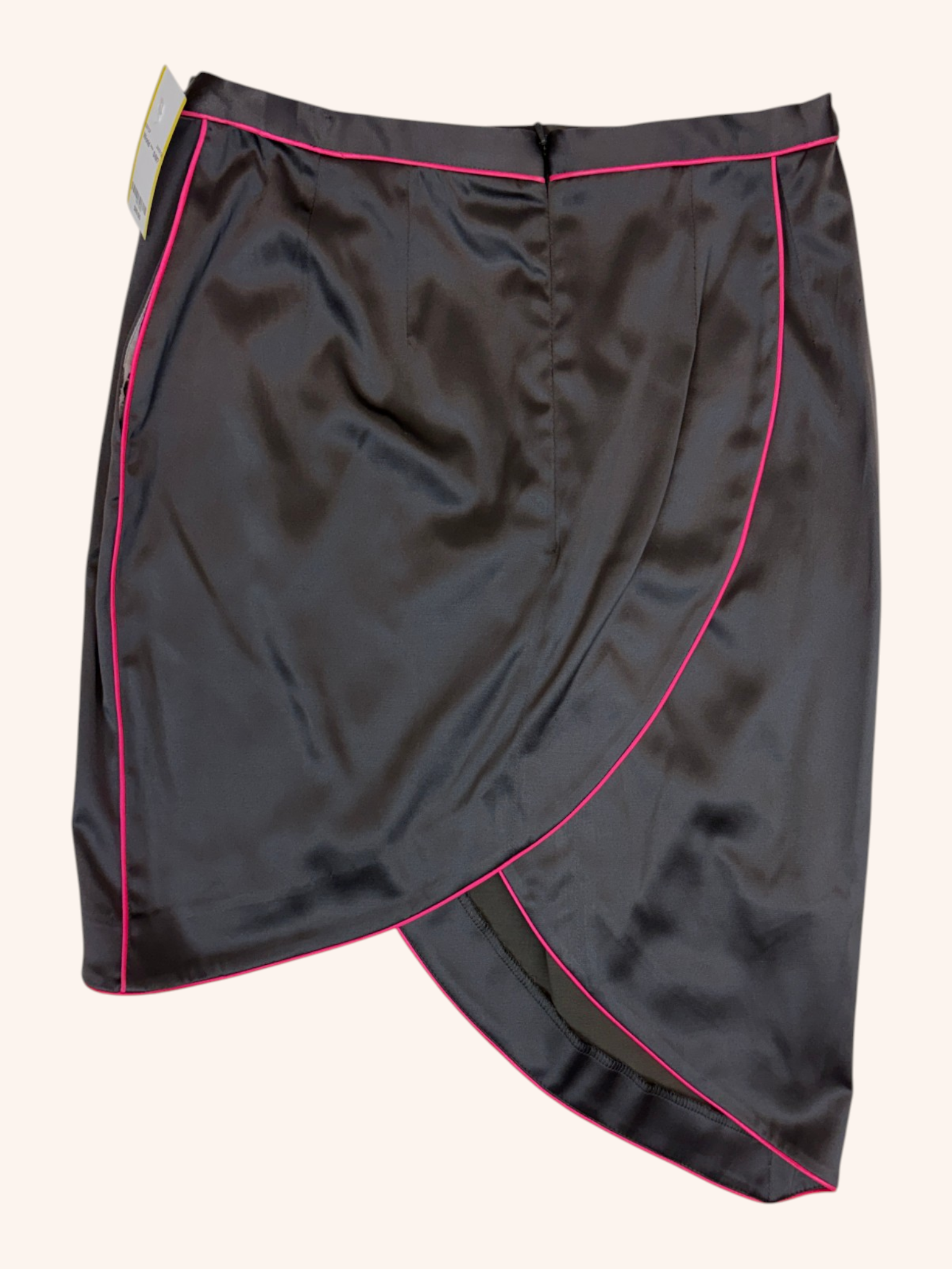 World - Asymmetric Skirt