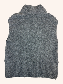 Moochi - Turtleneck Knit Vest
